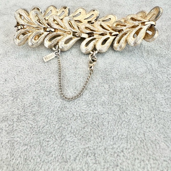 Vintage Signed Monet Chucky Textured Gold Tone Safety Clasp Link Bracelet - Picture 2 of 5